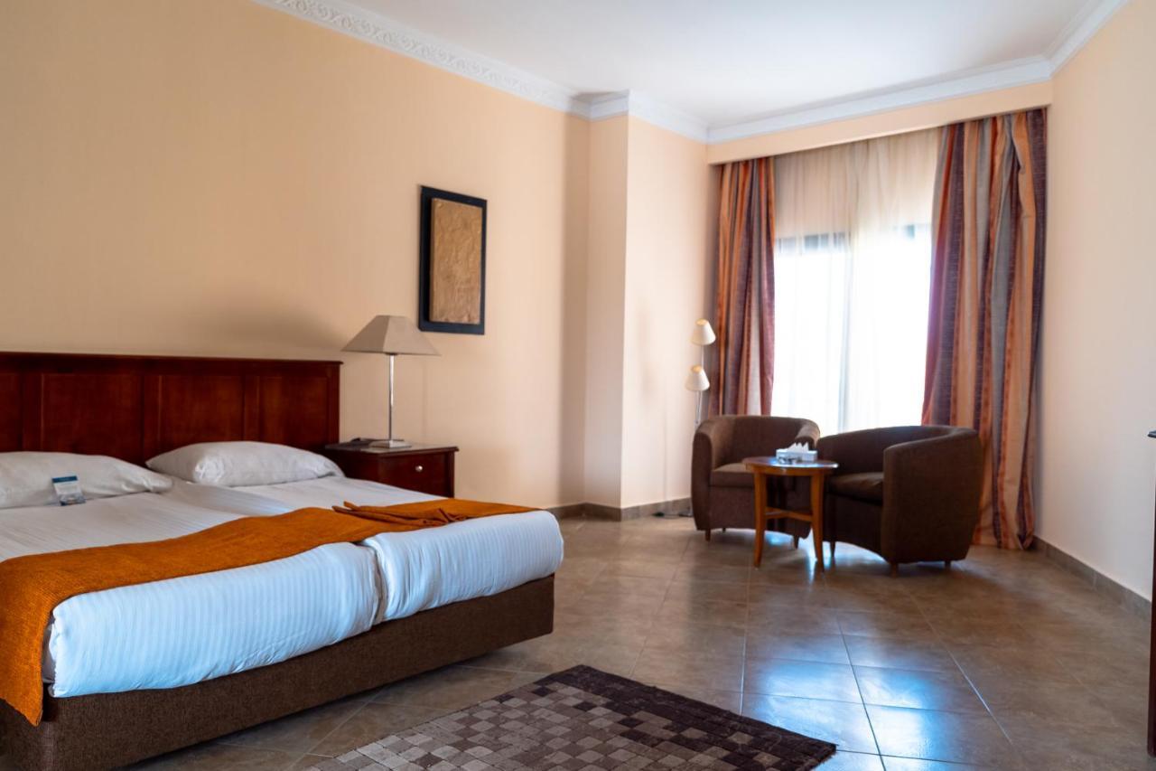 Swiss Inn Plaza Hotel 6th of October City Exteriér fotografie