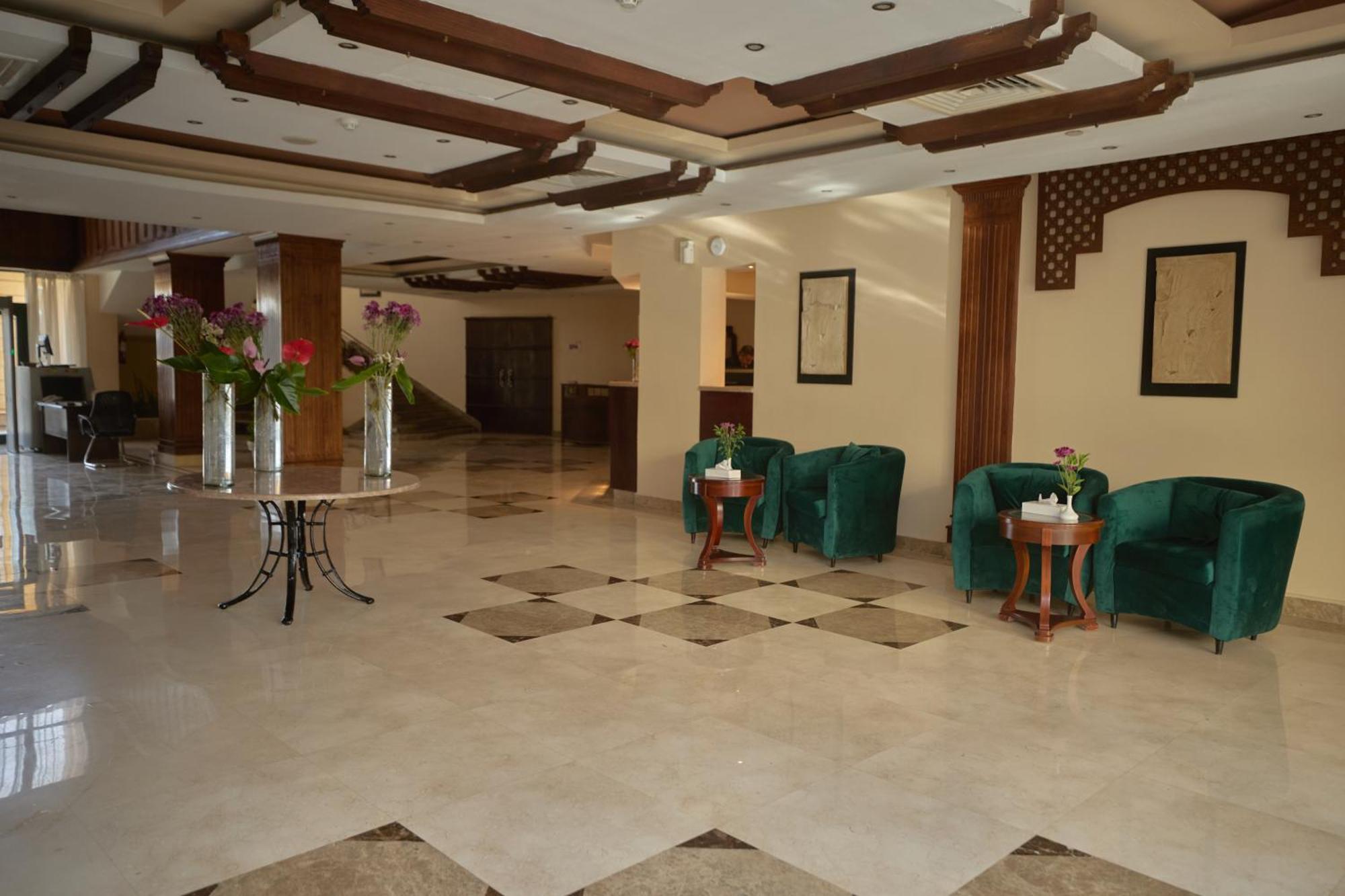 Swiss Inn Plaza Hotel 6th of October City Exteriér fotografie